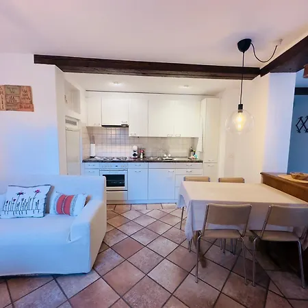 Appartamento Casa Leoni A *